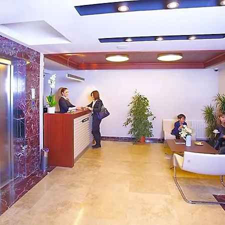 호텔 The Coach *
